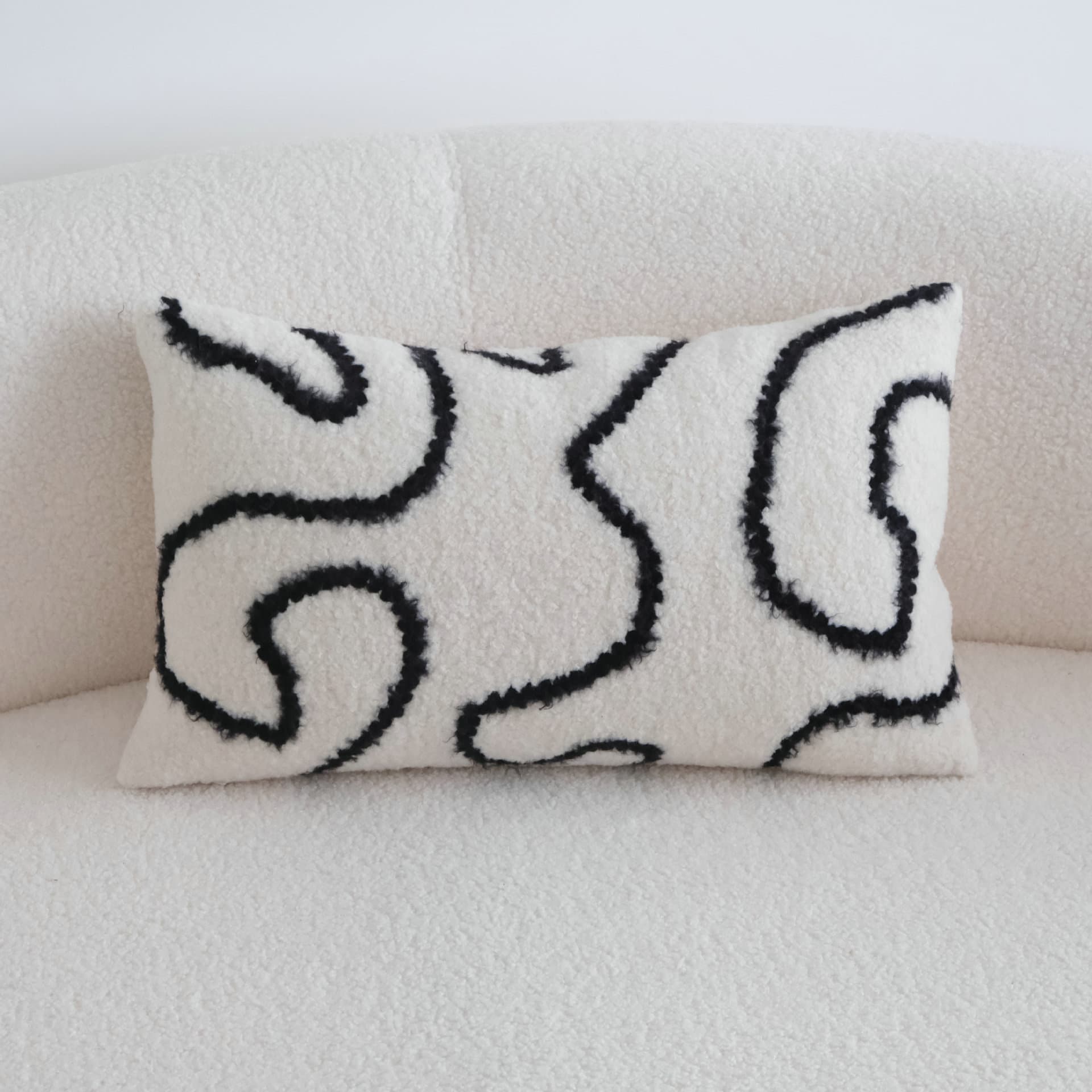 ソファクッション 曲線刺繍アートクッション