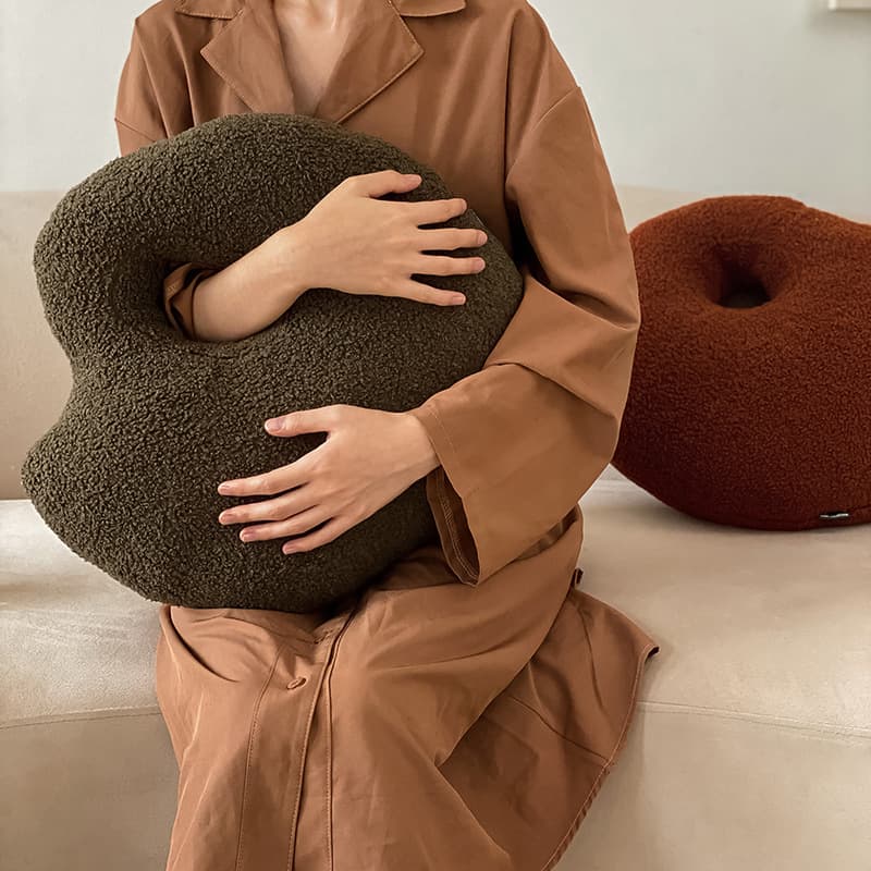 ソファクッション まあるい抱き心地 ぽかぽかクッション